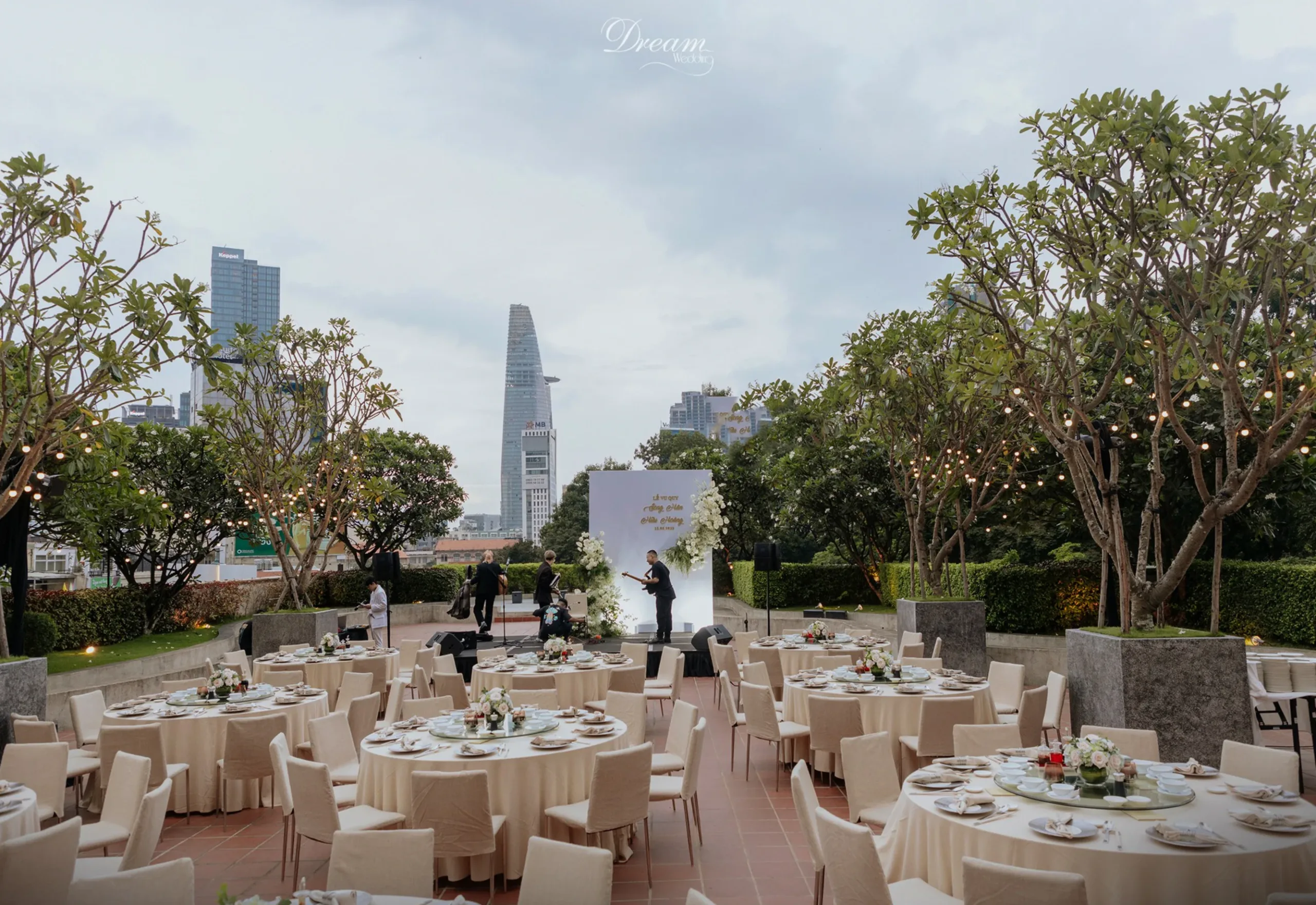 thiết kế nhà hàng tiệc cưới