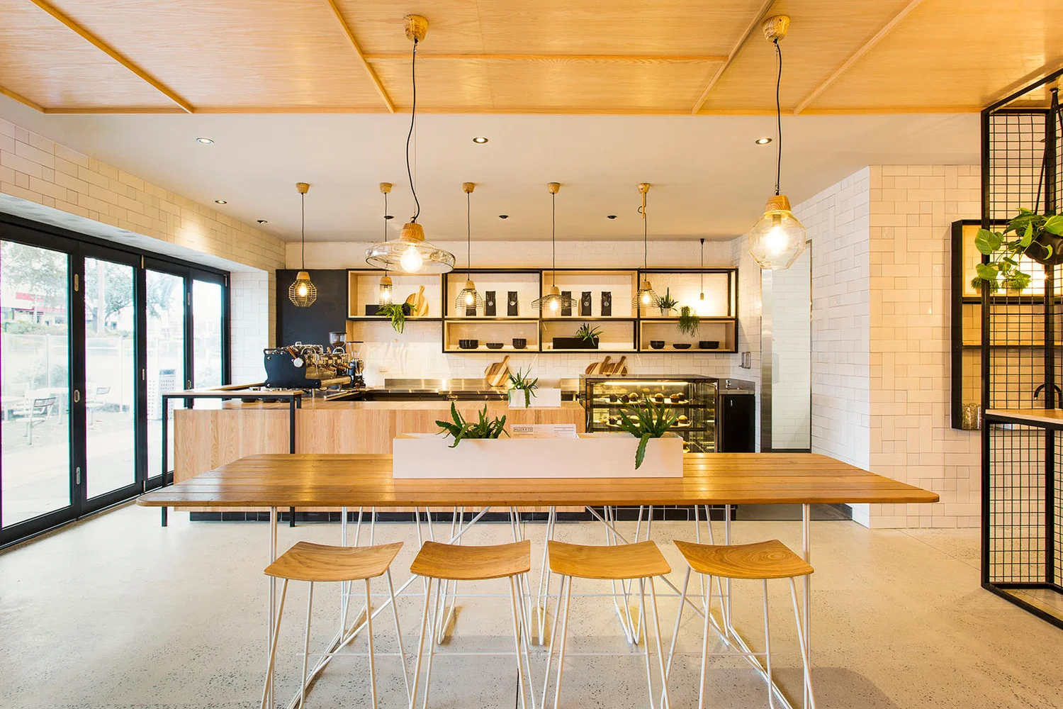 trang thiết bị quán cafe