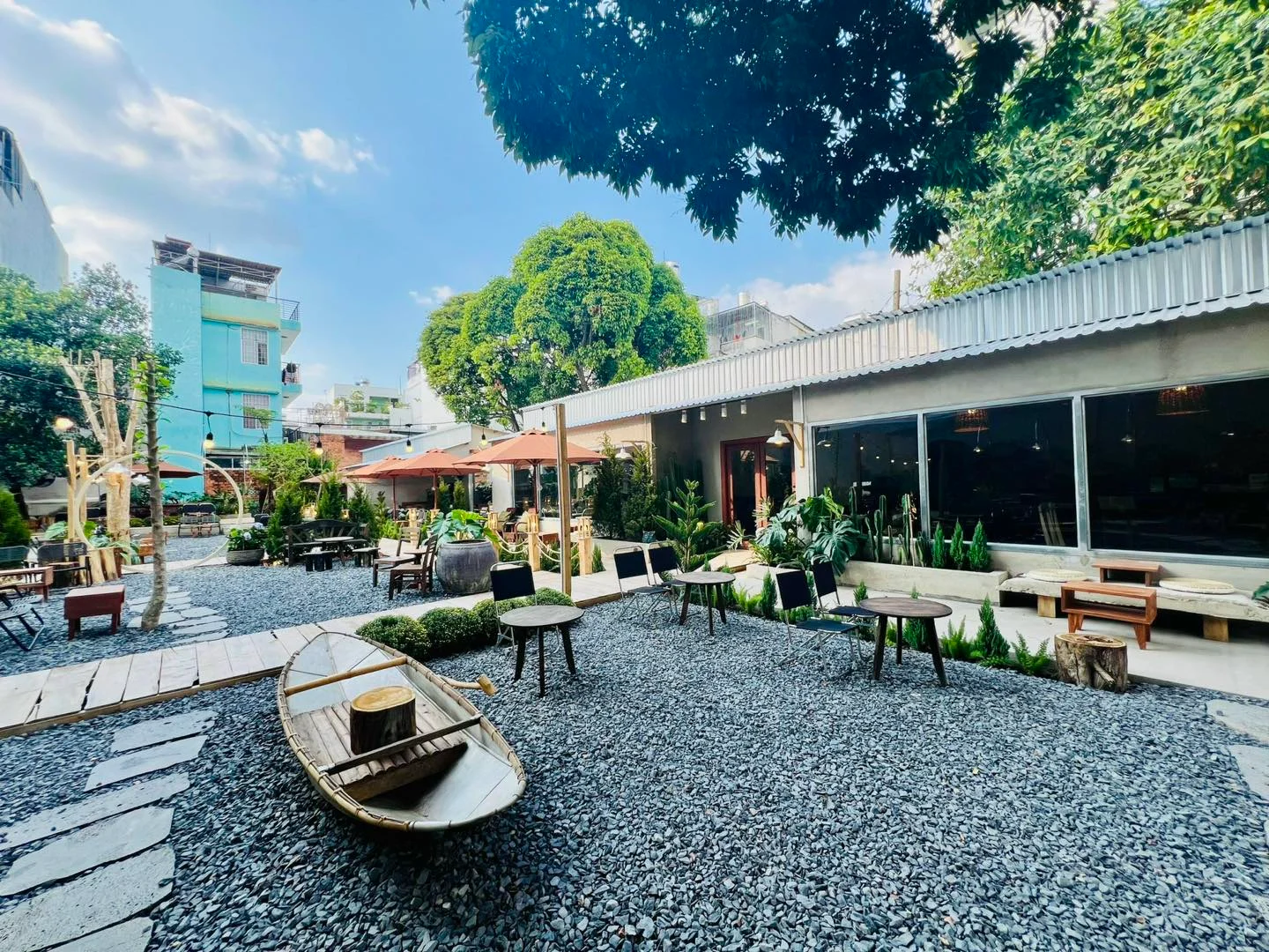 Trang trí quán cafe